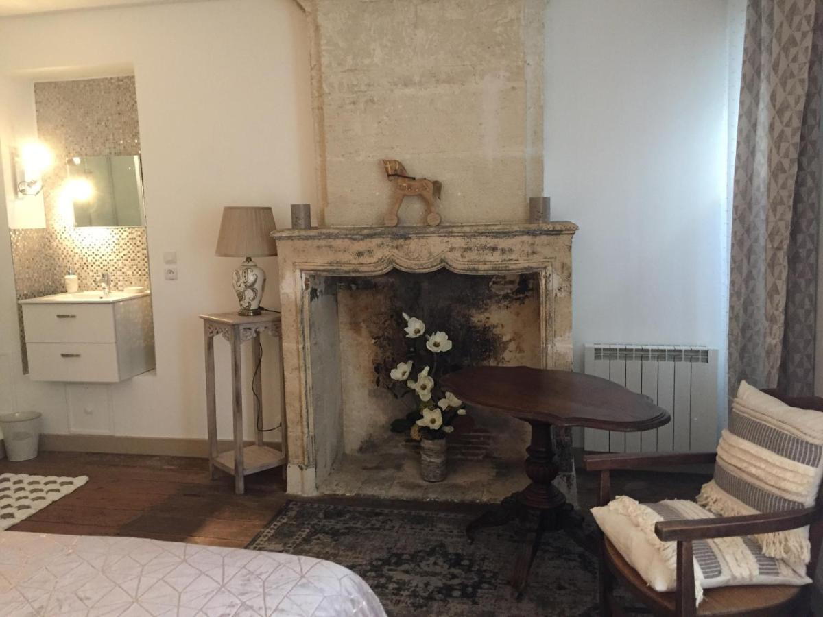 Saint-Savinien De Charme Et D'Eau Bed & Breakfast エクステリア 写真