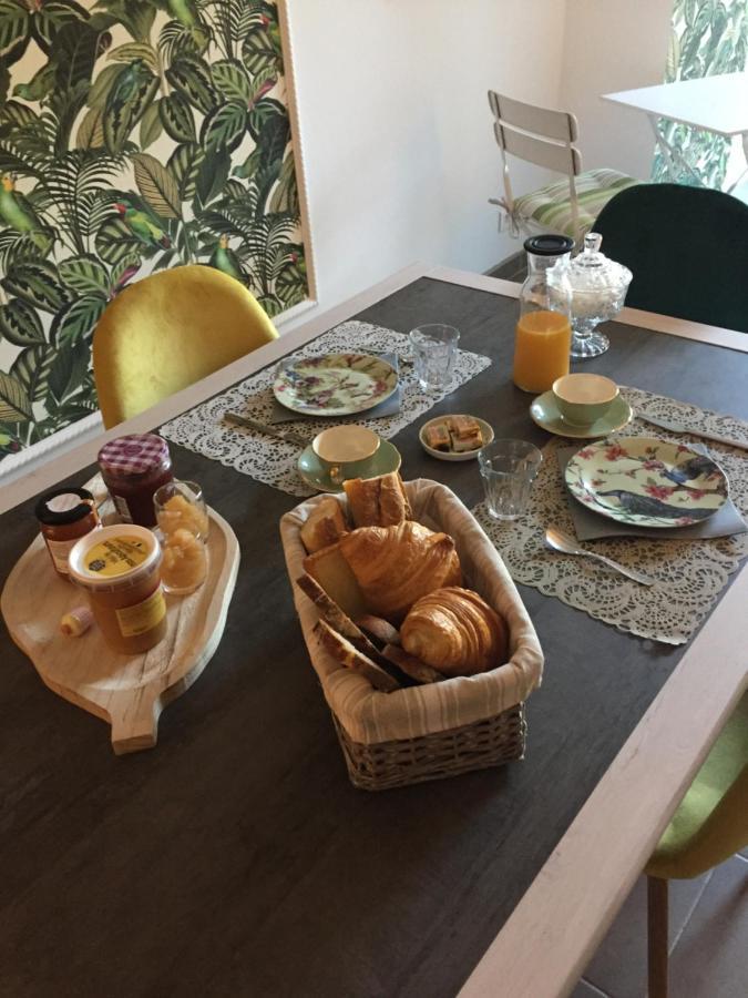 Saint-Savinien De Charme Et D'Eau Bed & Breakfast エクステリア 写真